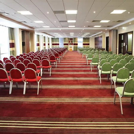 Crowne Plaza By Ihg 5*