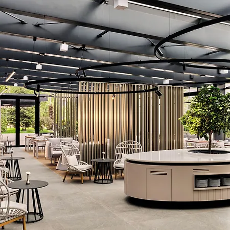 Crowne Plaza By Ihg 5*