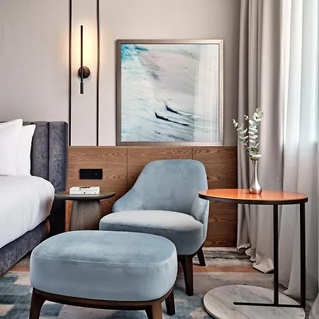 Crowne Plaza By Ihg 5*