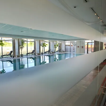 Crowne Plaza By Ihg Hotell