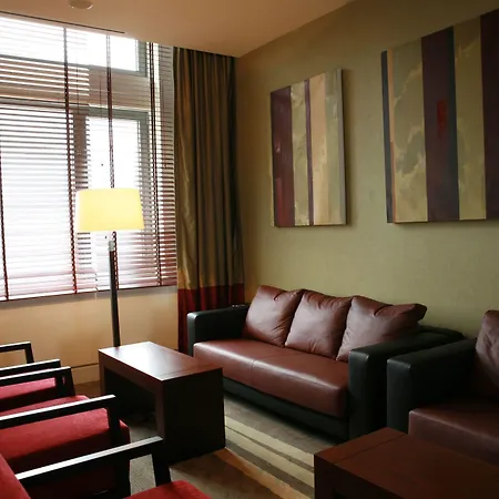 Crowne Plaza By Ihg Hotell