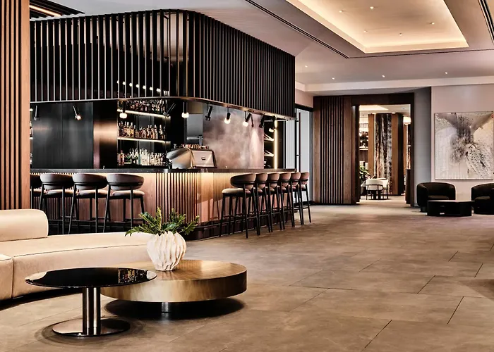 Отель Crowne Plaza By Ihg София