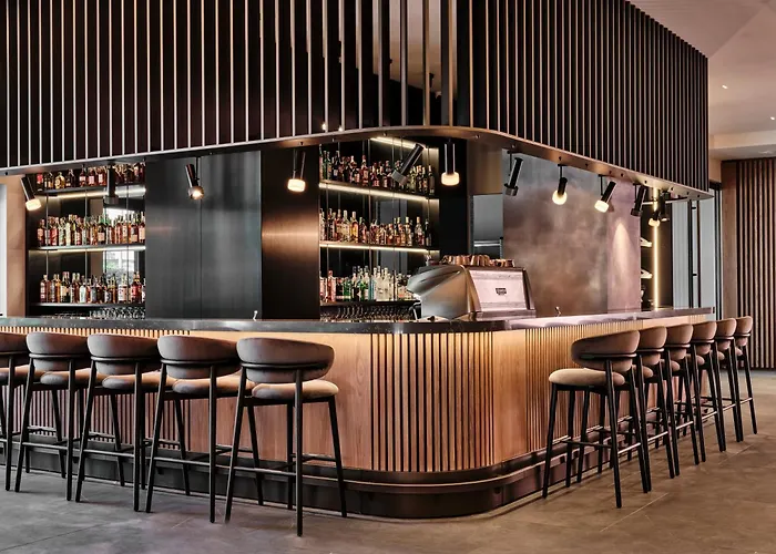 Crowne Plaza By Ihg Отель