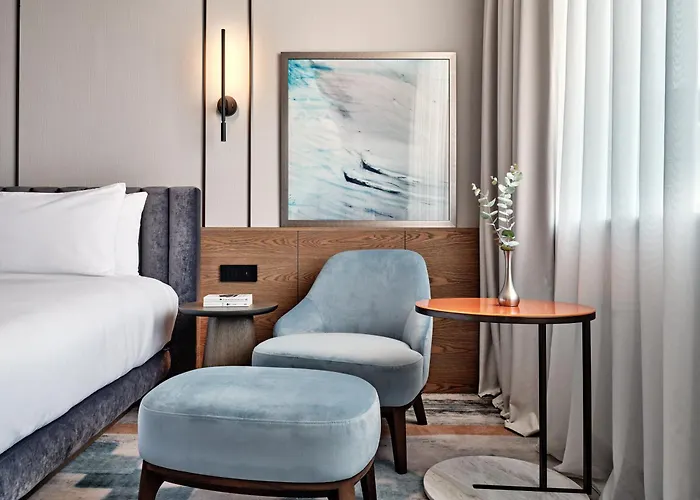 Crowne Plaza By Ihg 5*