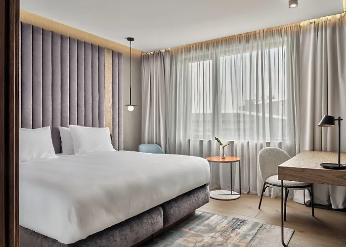 Crowne Plaza By Ihg Отель 5*