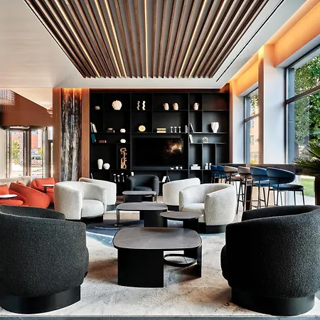 מלון Crowne Plaza By Ihg 5*