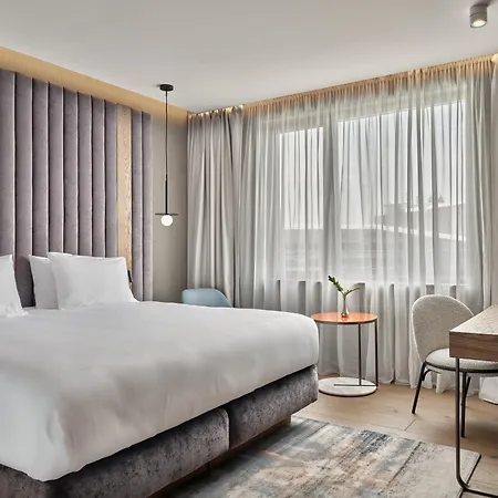 Crowne Plaza By Ihg Hotel 5*
