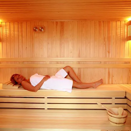 Хотел Crowne Plaza By Ihg 5*