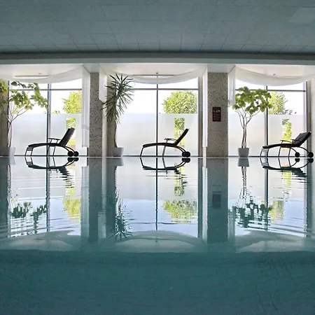 Crowne Plaza By Ihg Хотел