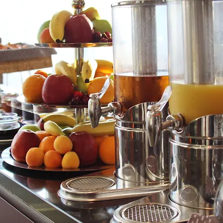 Хотел Crowne Plaza By Ihg