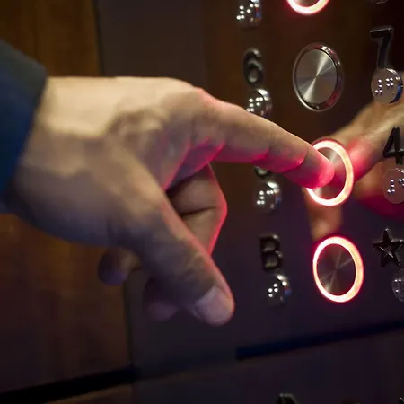 Crowne Plaza By Ihg 5*