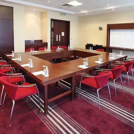Crowne Plaza By Ihg Хотел