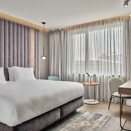 Crowne Plaza By Ihg Хотел 5*