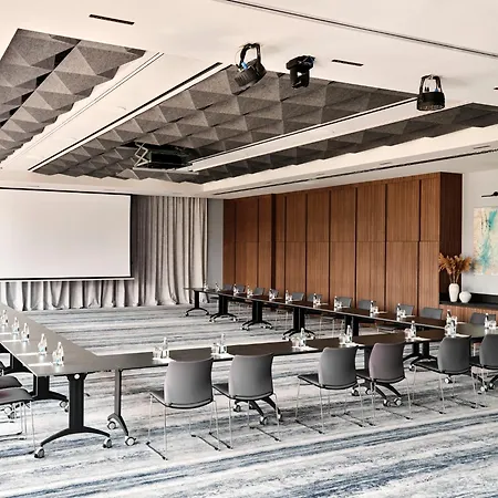 Hotel Crowne Plaza By Ihg Sófia