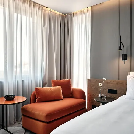Crowne Plaza By Ihg Хотел София