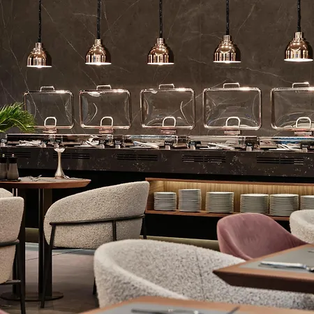 Crowne Plaza By Ihg ホテル