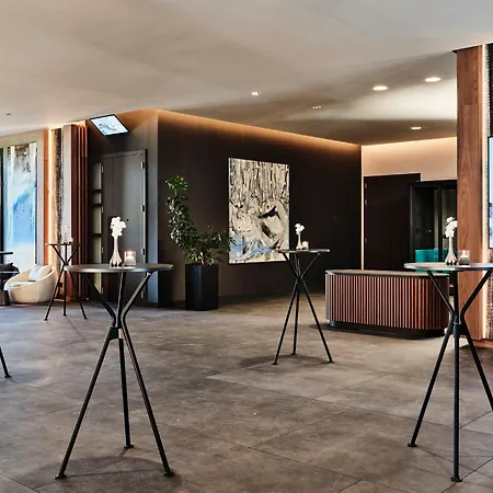 Crowne Plaza By Ihg Хотел София