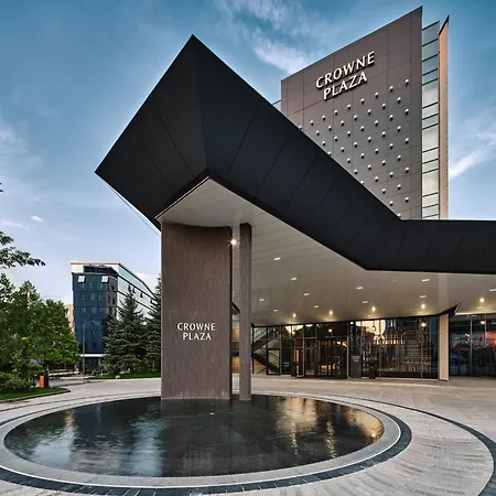 Crowne Plaza By Ihg