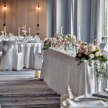 Crowne Plaza By Ihg