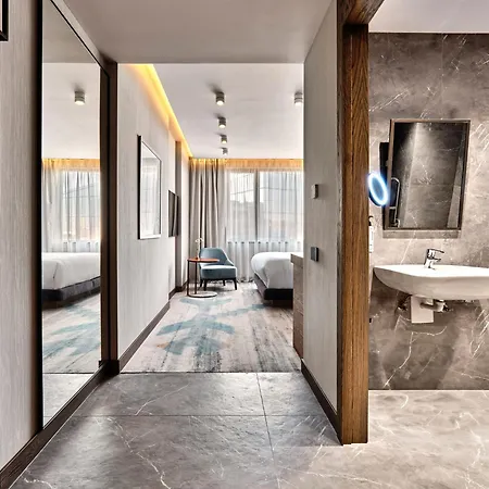 Crowne Plaza By Ihg Hotel 5*
