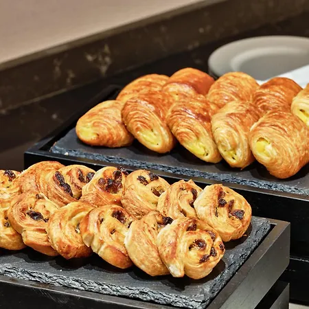 Crowne Plaza By Ihg Hotel