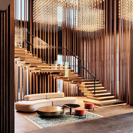 Хотел Crowne Plaza By Ihg
