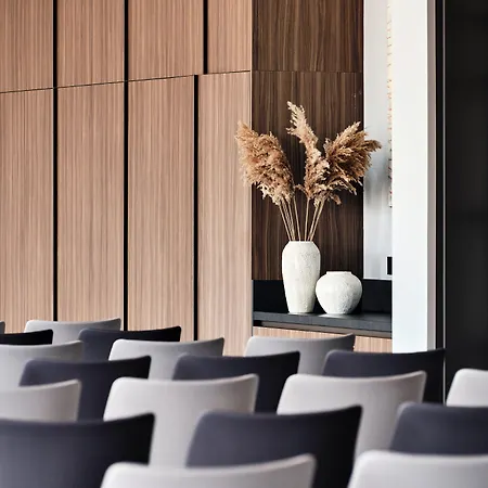 Crowne Plaza By Ihg 5*