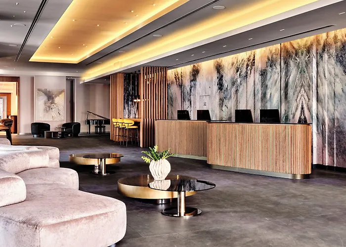 Crowne Plaza By Ihg 5*