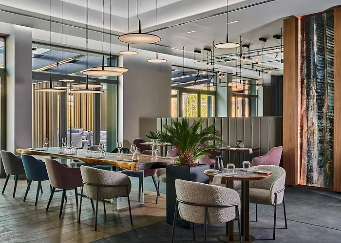 Отель Crowne Plaza By Ihg 5*