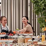 Hotel Crowne Plaza By Ihg Sofia