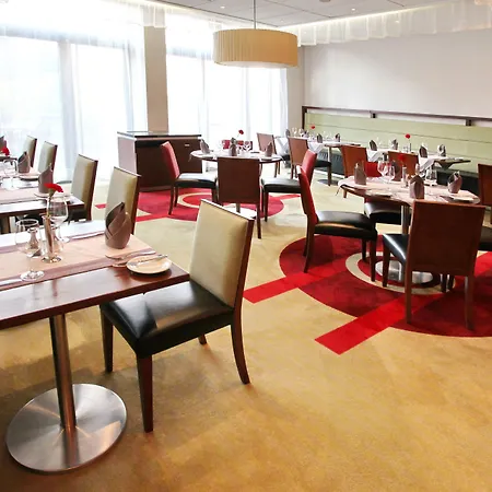 Crowne Plaza By Ihg ホテル