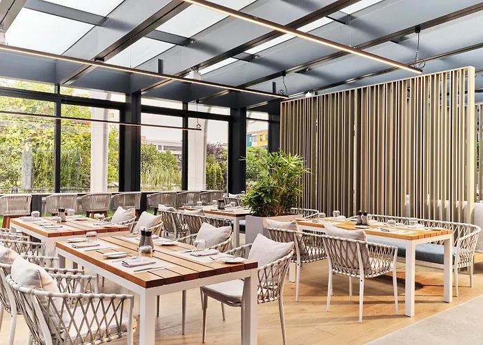 Crowne Plaza By Ihg 5*