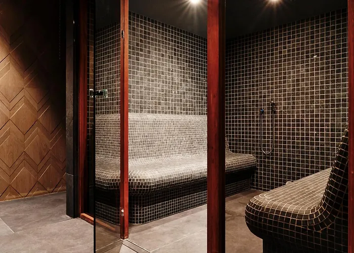 מלון Crowne Plaza By Ihg 5*