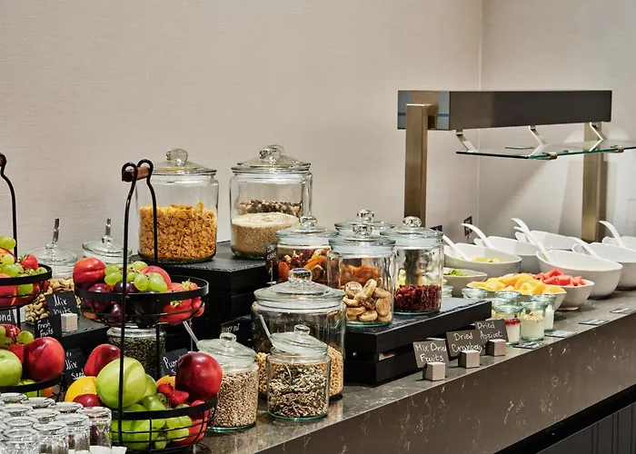 Crowne Plaza By Ihg מלון