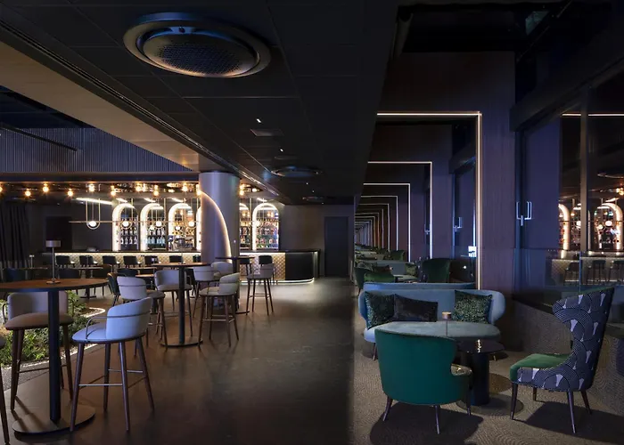 Crowne Plaza By Ihg 5*