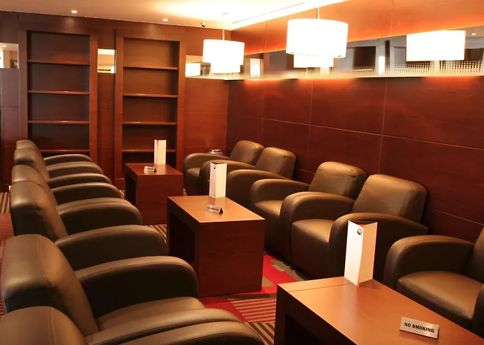 Crowne Plaza By Ihg מלון סופיה