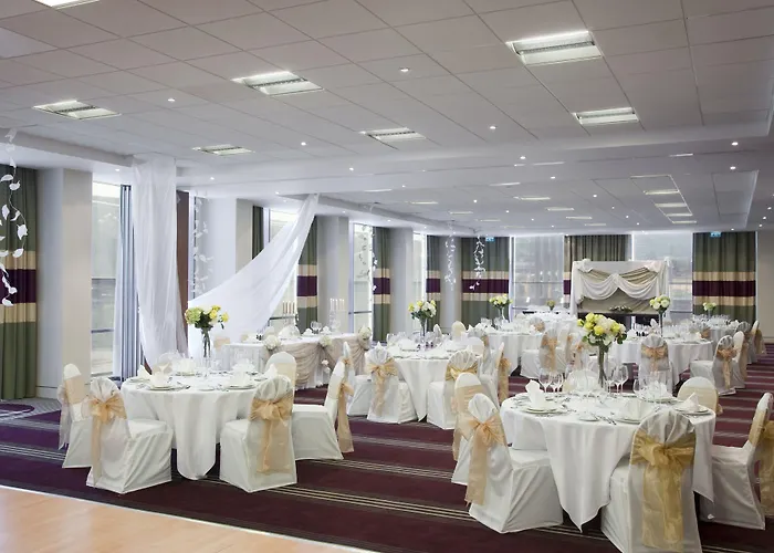 Crowne Plaza By Ihg מלון 5*