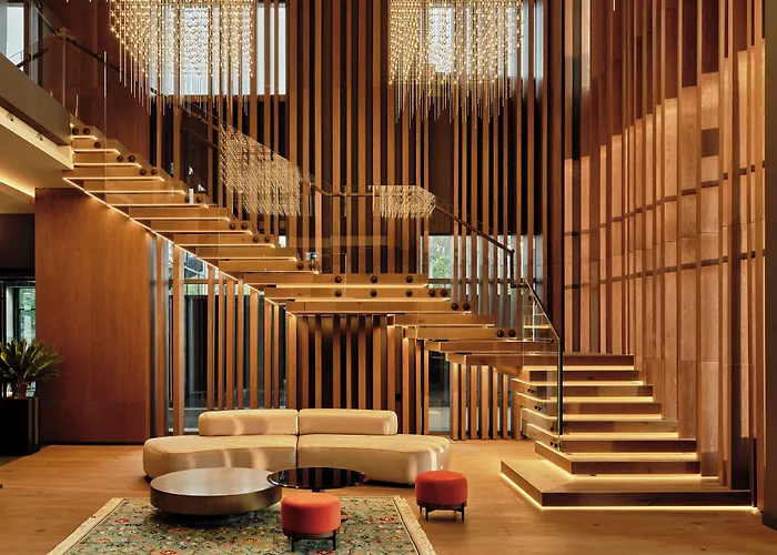 מלון Crowne Plaza By Ihg